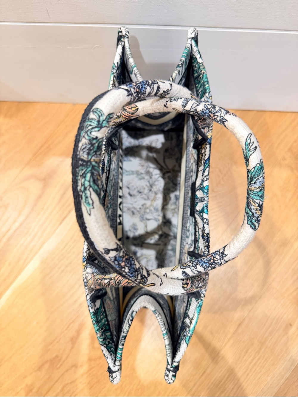 Christian Dior Canvas Toile de Jouy Tote NWOT - Picture 8 of 16